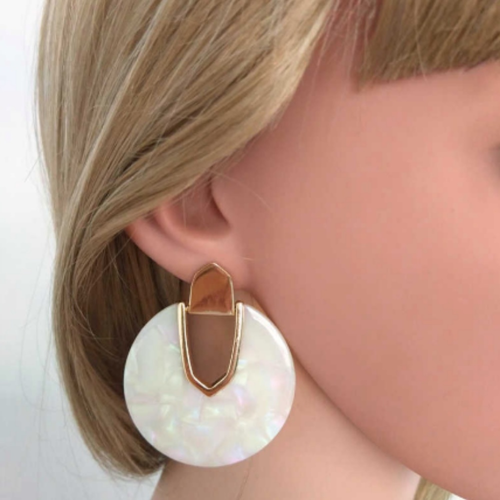 BOGO🎄NEW Handmade Earrings Creamy Mother Of Pearl - Picture 3 of 8